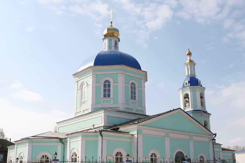 Митрополит Вятский и Слободской Марк возглавил Пасхальное богослужение в Успенской церкви г. Советска