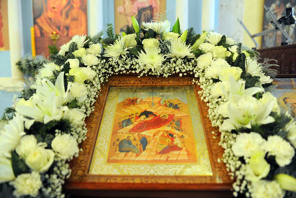 В Рождественский сочельник митрополит Вятский и Слободской Марк совершил Литургию в Спасском соборе города Кирова