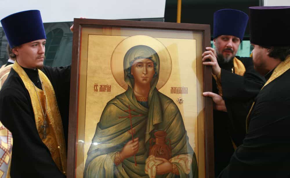 Икона с частицей мощей святой равноапостольной Марии Магдалины