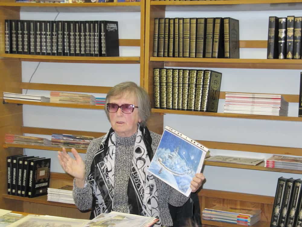 В библиотеке православной культуры «Благовест» состоялась творческая встреча с художницей Татьяной Дедовой