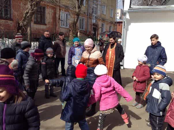 Детский пасхальный праздник на приходе храма в честь Иоанна Предтечи