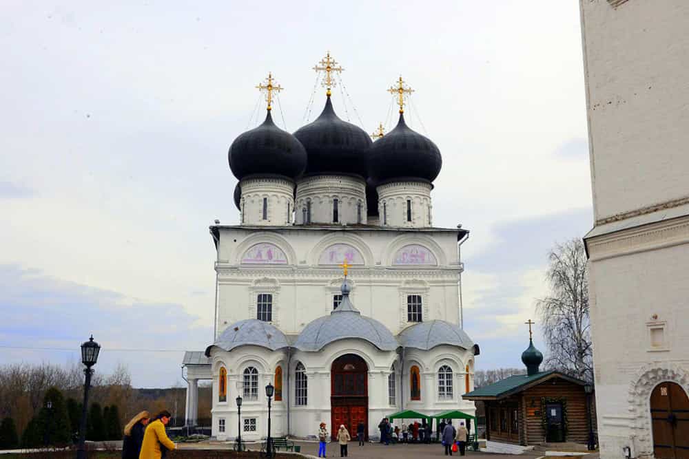 В Великую субботу в храмах будет совершаться освящение куличей и пасок