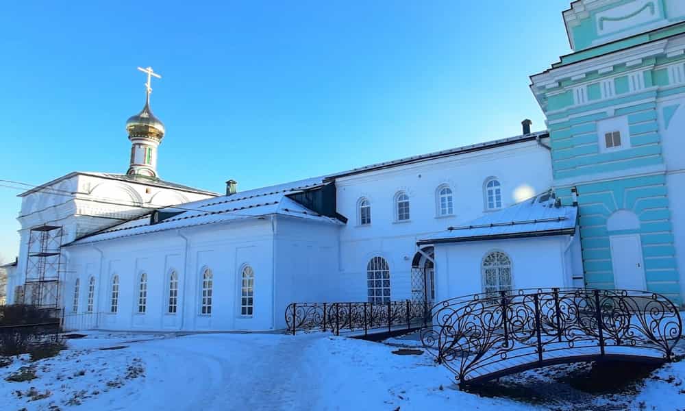 В Преображенском женском монастыре города Кирова совершен молебен святителю Виктору