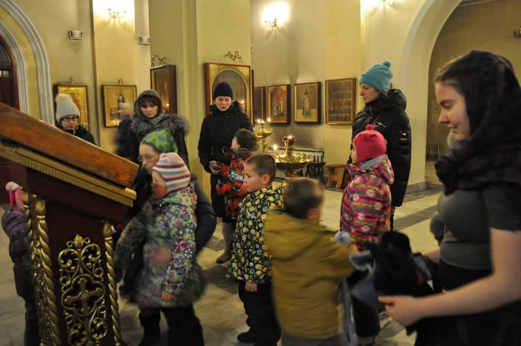 Дошкольники познакомились с устройством храма великомученика и целителя Пантелеимона