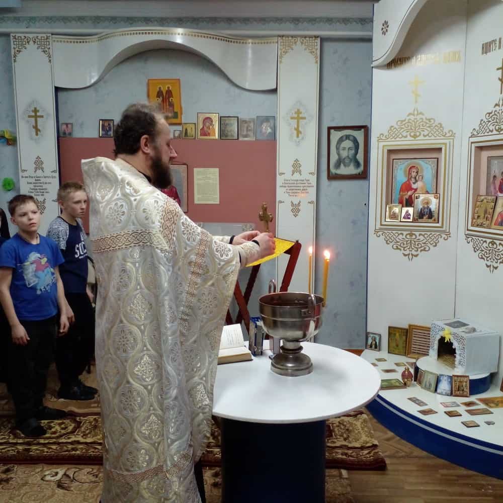 Духовное окормление воспитанников школы-интерната в праздник Крещения Господня в Слободском