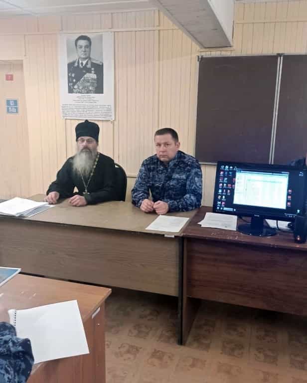 Руководитель Воинского отдела епархии поздравил с Рождеством Христовым подразделение вневедомственной охраны Росгвардии города Кирова