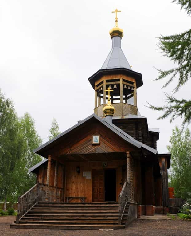 Митрополит Марк возглавил Божественную литургию в храме в честь Казанской иконы Божией Матери микрорайона Лянгасово города Кирова