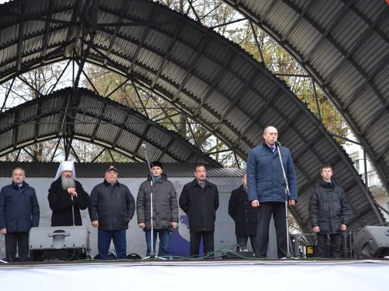Митрополит Вятский и Слободской Марк принял участие в гражданско-патриотической акции «Мы вместе!»