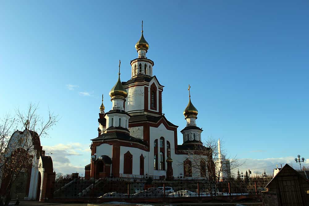 Митрополит Марк совершил чин пассии со чтением Акафиста Страстям Христовым в храме святых мучениц Веры, Надежды, Любови и матери их Софии города Кирова