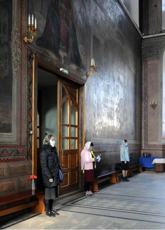 В среду Страстной седмицы митрополит Марк совершил Литургию в Успенском кафедральном соборе города Кирова