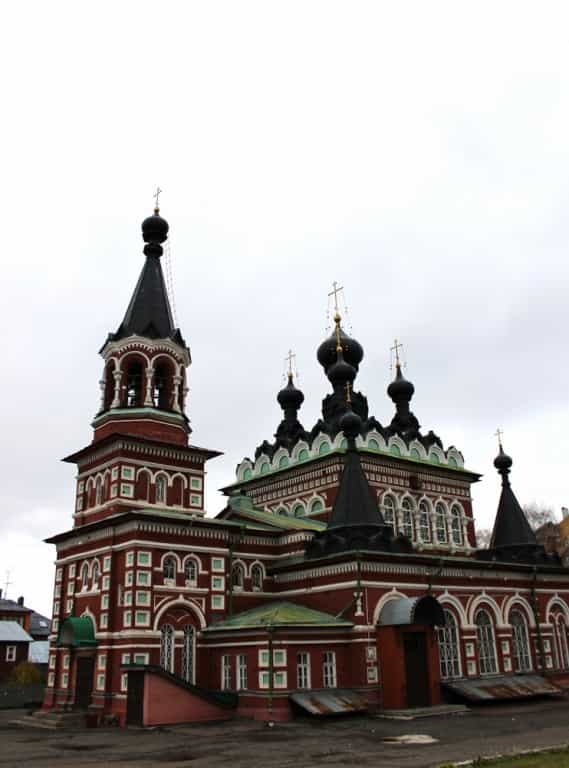 В Свято-Серафимовском соборе были совершены богослужения древнерусским чином