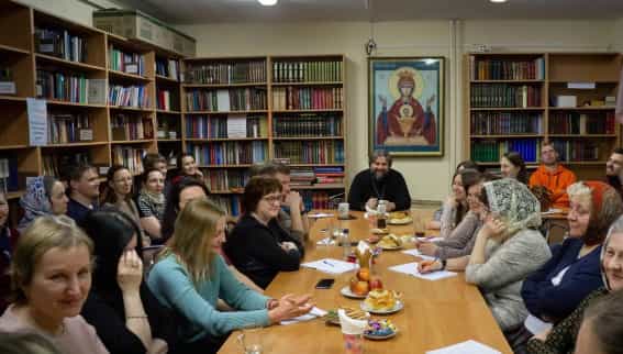 Состоялась встреча приходского клуба, посвященная взаимосвязи духовного состояния человека и  его силы воли