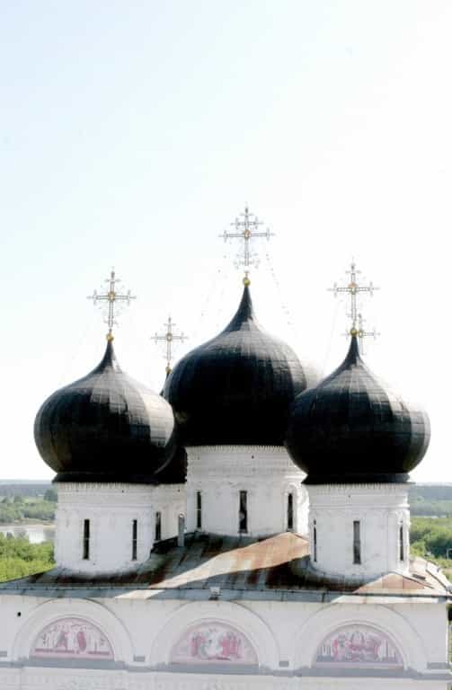 Первая остановка паломников Великорецкого крестного хода в селе Макарье