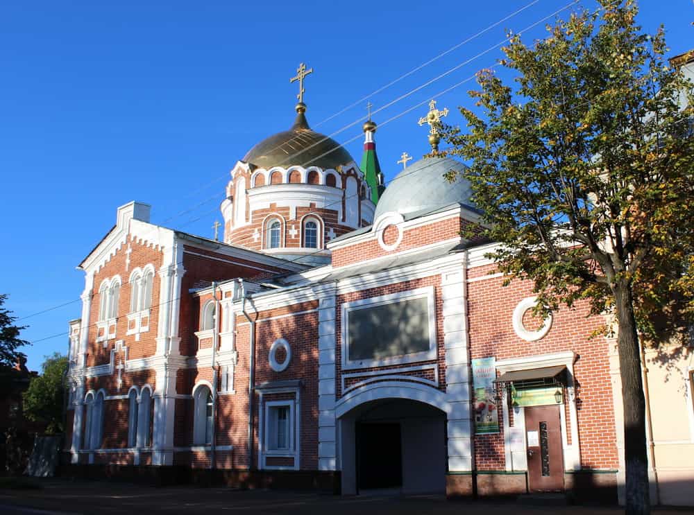 Торжественное богослужение в Христорождественском женском монастыре города Слободского