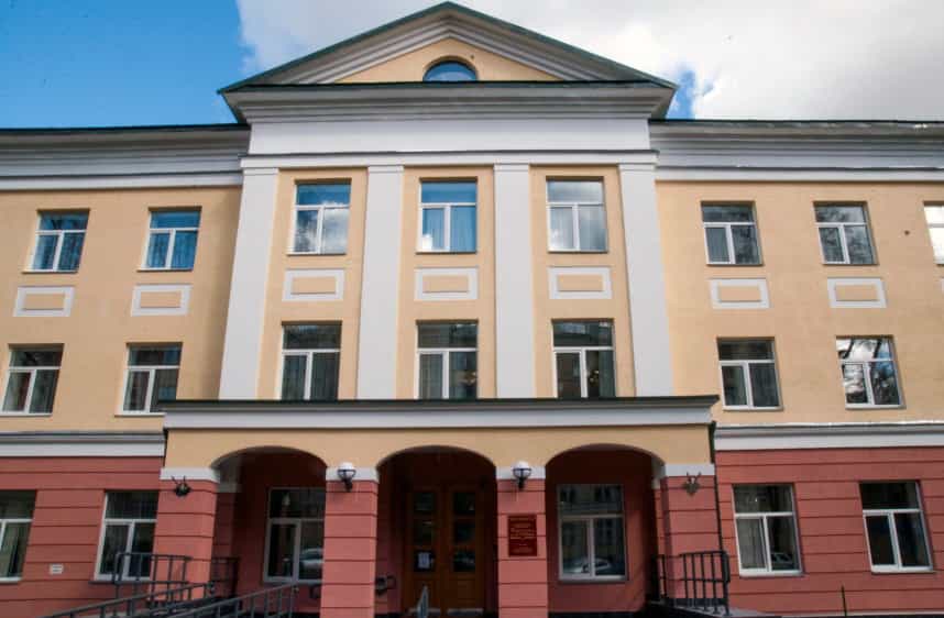 Студенты Вятского Духовного училища посетили выставку «Забытые буквы. Исчезнувшие храмы»