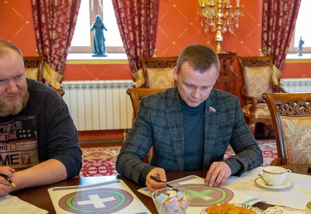 Завершаются подготовительные работы по установке поклонного креста на месте строительства  Федоровской церкви города Кирова