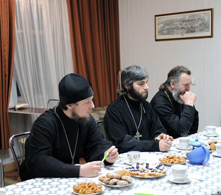 На совещании в Нижнеивкинском благочинии обсудили вопросы образования