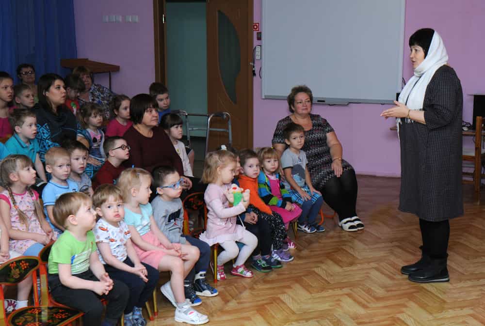 Воспитанники воскресной школы Всехсвятского храма города Кирово-Чепецка показали спектакль в реабилитационном центре