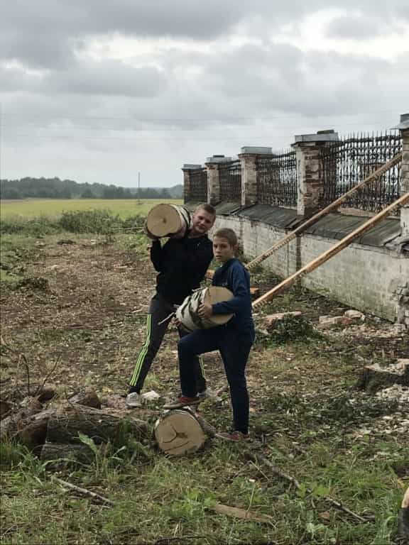 Состоялась трудническая поездка ребят из Орловского спецучилища №1 в Троицкий храм села Чудинова