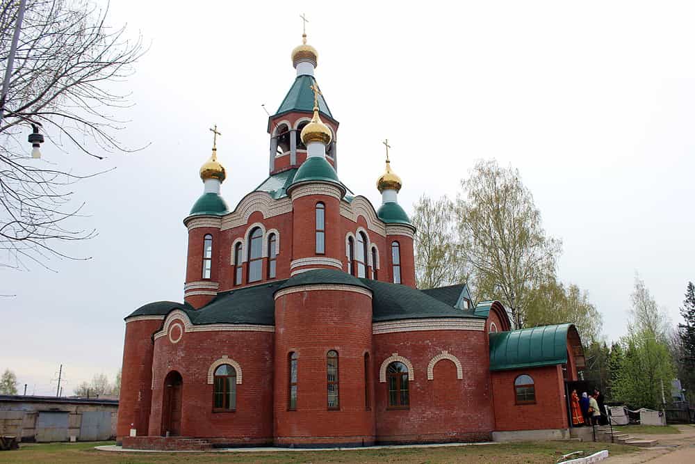 Освящение икон в новом иконостасе храма в честь святого князя Александра Невского города Кирово-Чепецка