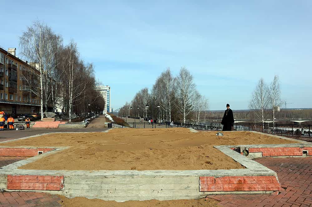 Освящение поклонного креста