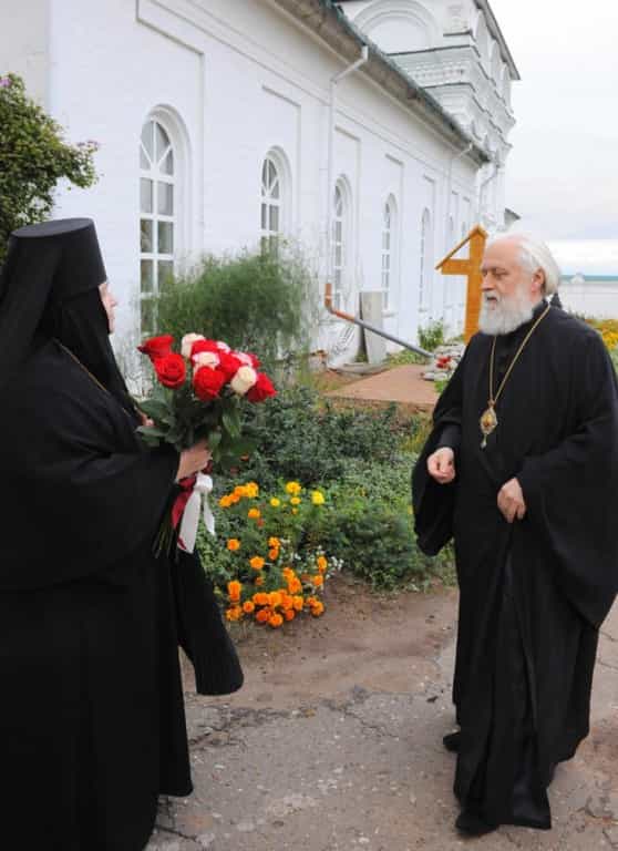 Накануне дня памяти 100-летия подвига священномученика Михаила Тихоницкого митрополит Марк совершил всенощное бдение в Преображенском монастыре