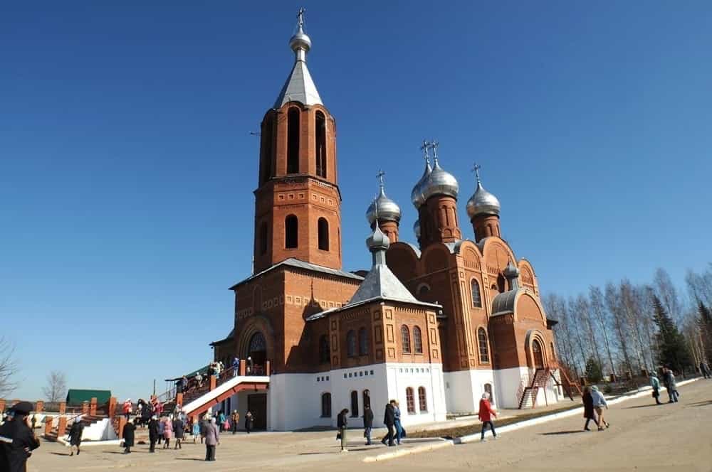 Торжественные богослужения в Светлую седмицу в храмах Вятской Епархии