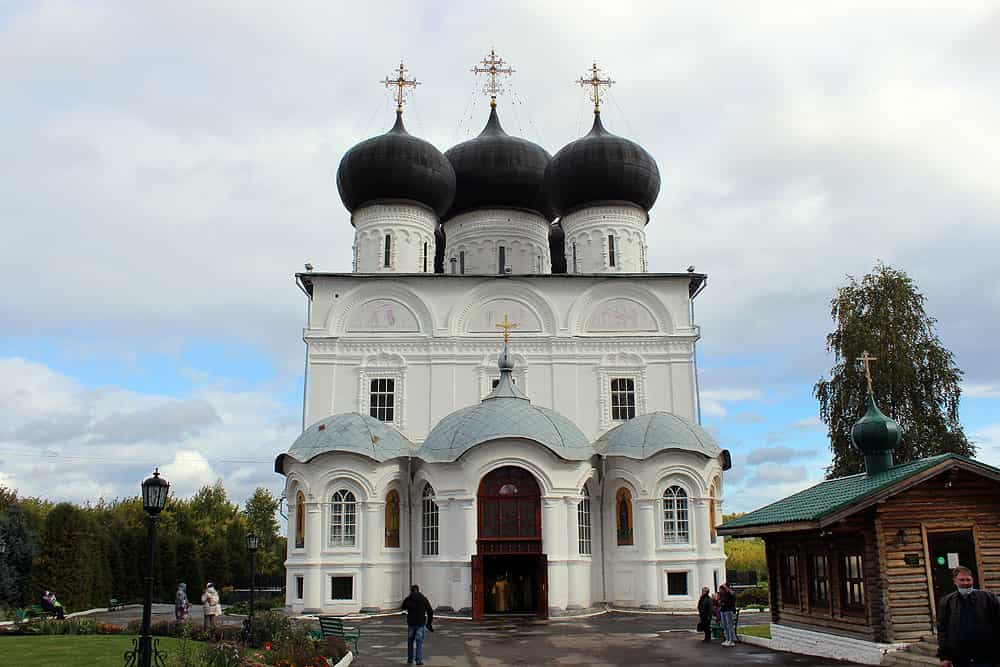 Встреча святых мощей целителя Пантелеимона в Свято-Успенском кафедральном соборе