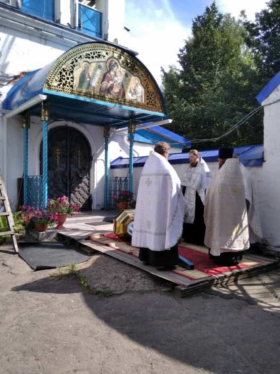 Освящение и установка нового купола на колокольню Храма в честь иконы Божией Матери «В скорбех и печалех Утешение» города Слободского