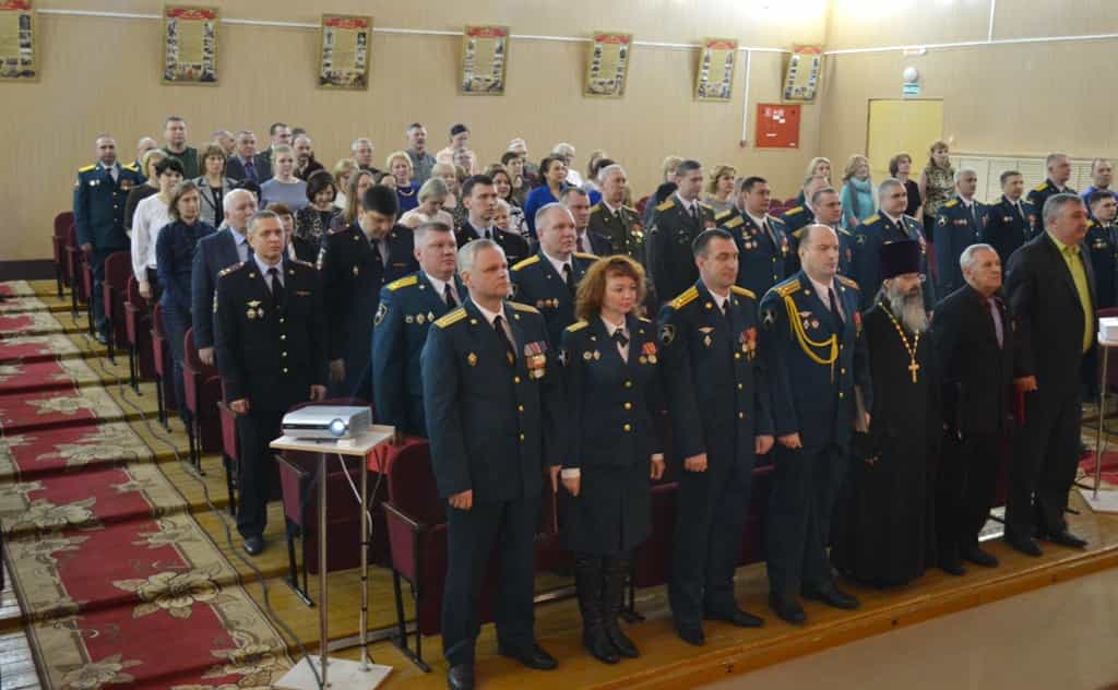 Поздравление военных врачей с 29-й годовщиной со дня основания военного госпиталя