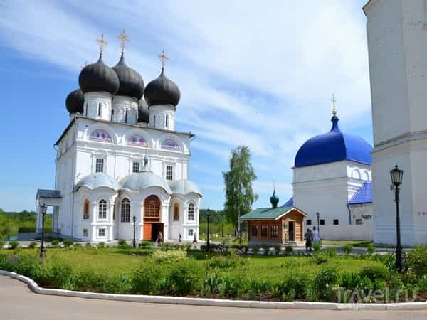 В день памяти преподобного Трифона и всех Вятских святых, паломнической службой «Святки» была организована экскурсия по храмам Первого вятского благочиния