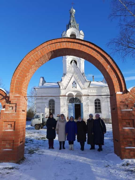 В Праздник святых Космы и Дамиана состоялась поездка в Трехречье, организованная паломнической службой Трифонова монастыря