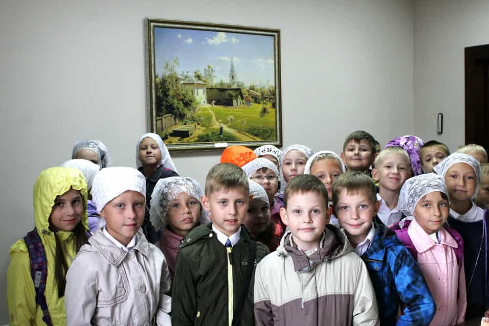 Учащиеся Вятской православной гимназии посетили в День знаний святыни Свято-Трифонова монастыря