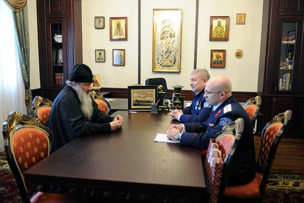 Состоялась встреча митрополита Вятского и Слободского Марка с атаманом Волжского войскового казачьего общества (ВВКО) Юрием Ивановым