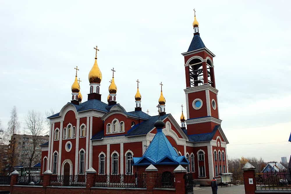 Торжественное богослужение в храме иконы Божией Матери «Всех скорбящих Радость» в канун праздника Покров Пресвятой Богородицы