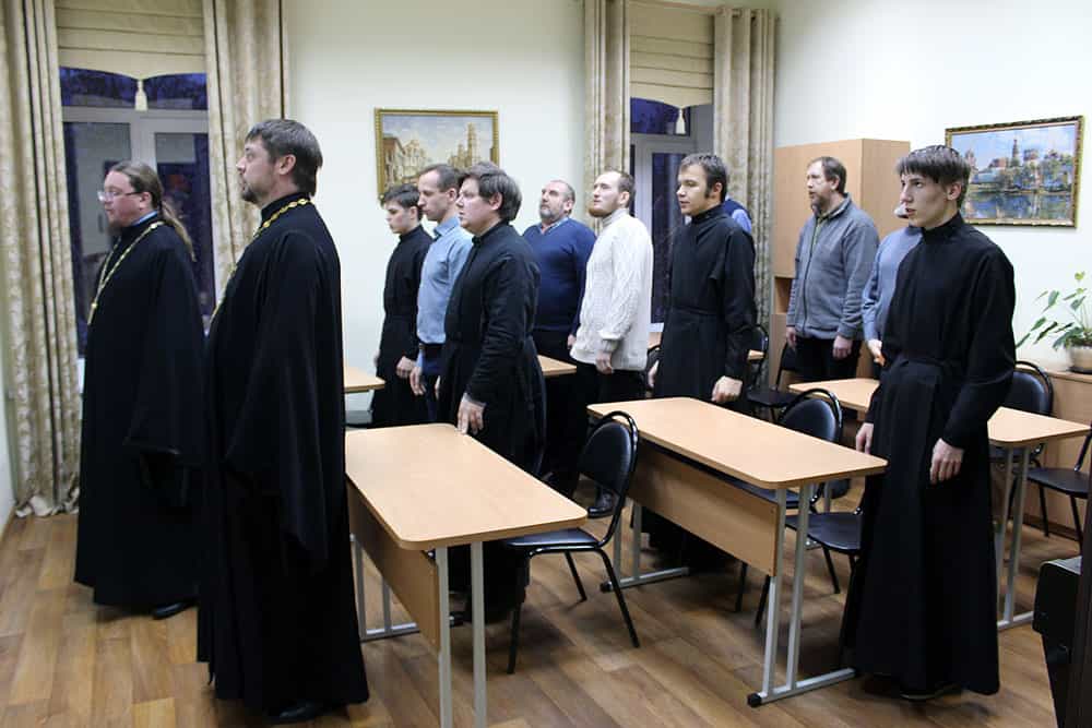 Состоялась встреча студентов Вятского Духовного училища с руководителем отдела по тюремному служению Вятской Епархии иереем Владимиром Путинцевым