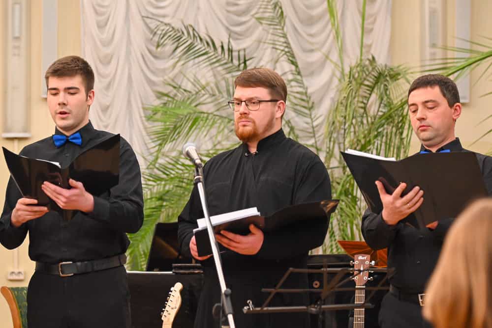 Состоялся концерт солистов хора «Анести»