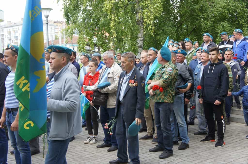 В Кирове состоялось памятное мероприятие, посвященное 89-й годовщине со дня образования воздушно-десантных войск России