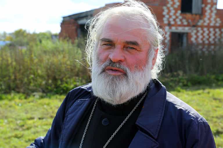 Служба и служение