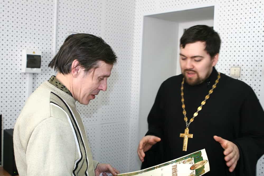 Режиссеру программы «Слово веры» Андрею Зорину вручена Архиерейская грамота