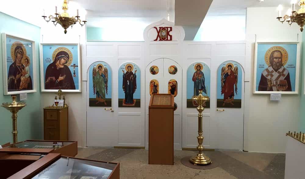 Первая Литургия в новом помещении храма Луки Крымского