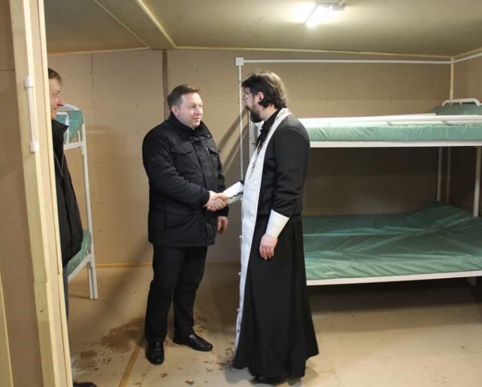 В Кирове освятили модуль для бездомных