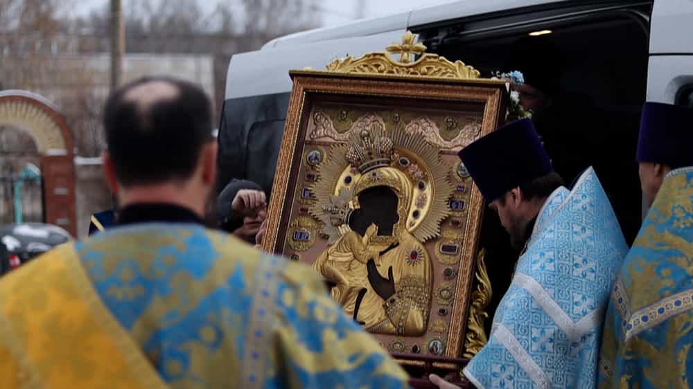 1 ноября в Кирово-Чепецк прибыла Чудотворная Феодоровская Икона Божией Матери из Костромы