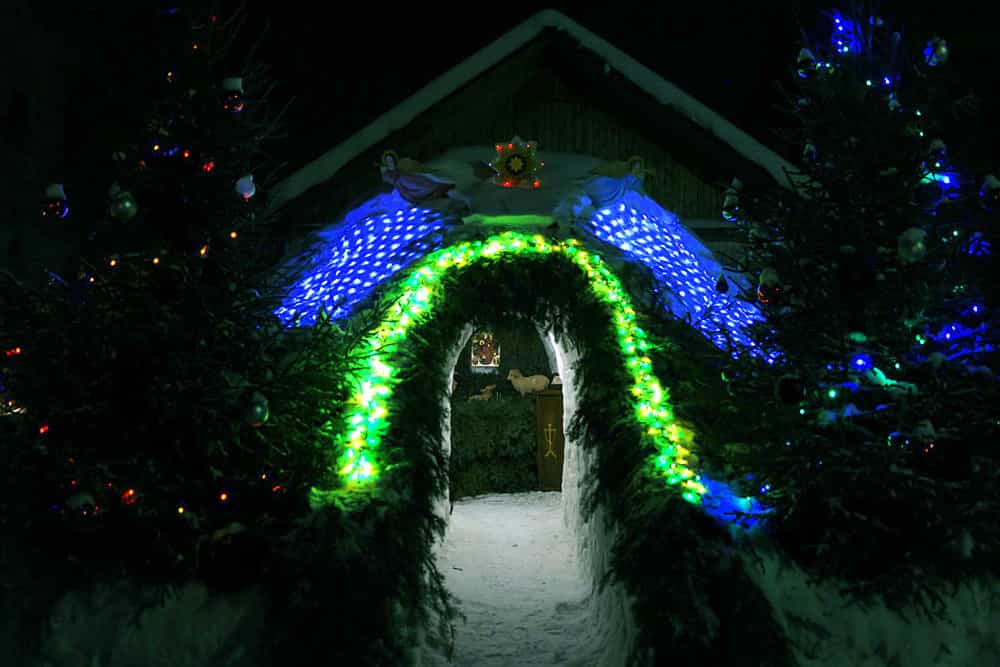 В субботу перед Рождеством Христовым митрополит Вятский и Слободской Марк возглавил всенощное бдение в храме Рождества Пресвятой Богородицы пгт Нижнеивкино