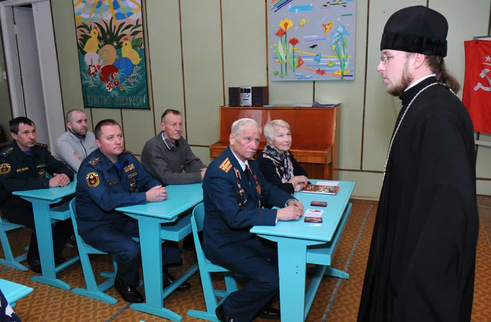 Священник Вятской Епархии иерей Максим Чувашев удостоен медали знаменосца Победы