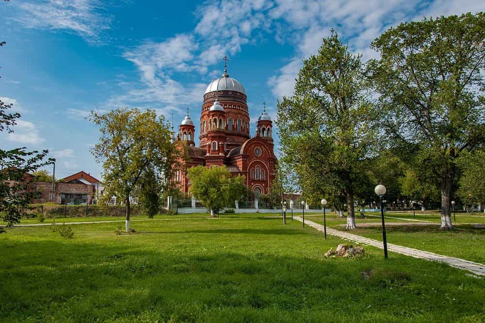 Торжественное богослужение в Свято-Троицком кафедральном соборе города Уржума