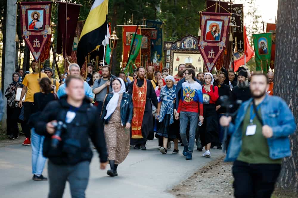 Представители совета по спорту при миссионерском отделе Вятской Епархии приняли участие в Царском крестном ходе