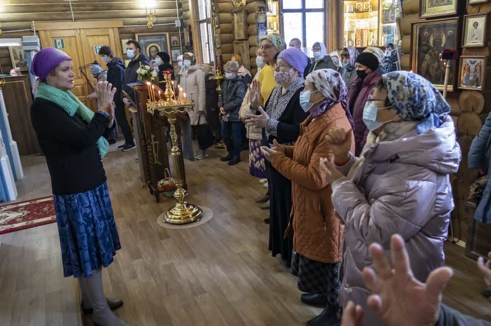 В воскресенье, 18 октября, в церкви в честь Феодоровской иконы Божией Матери города Кирова состоялась Божественная литургия