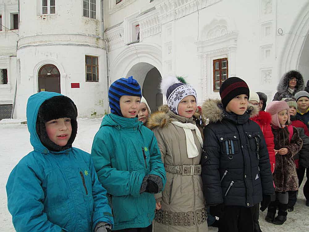 Ученики Вятской Православной гимназии побывали на экскурсии в Трифоновом монастыре