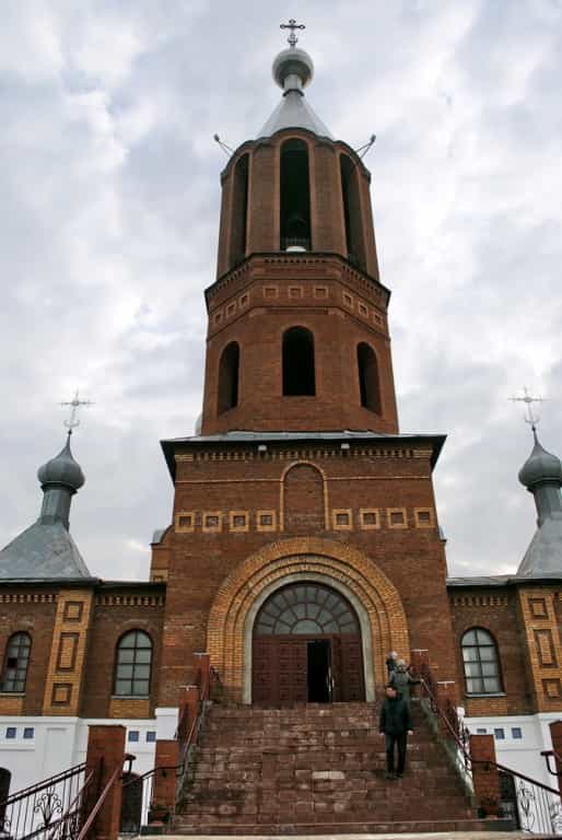 В праздник Рождества Богородицы в Всехсвятском соборе состоялись торжества по случаю престольного праздника и поминовение первой годовщины со дня преставления митрофорного протоиерея Николая Федько. Вспомним: видеосюжет